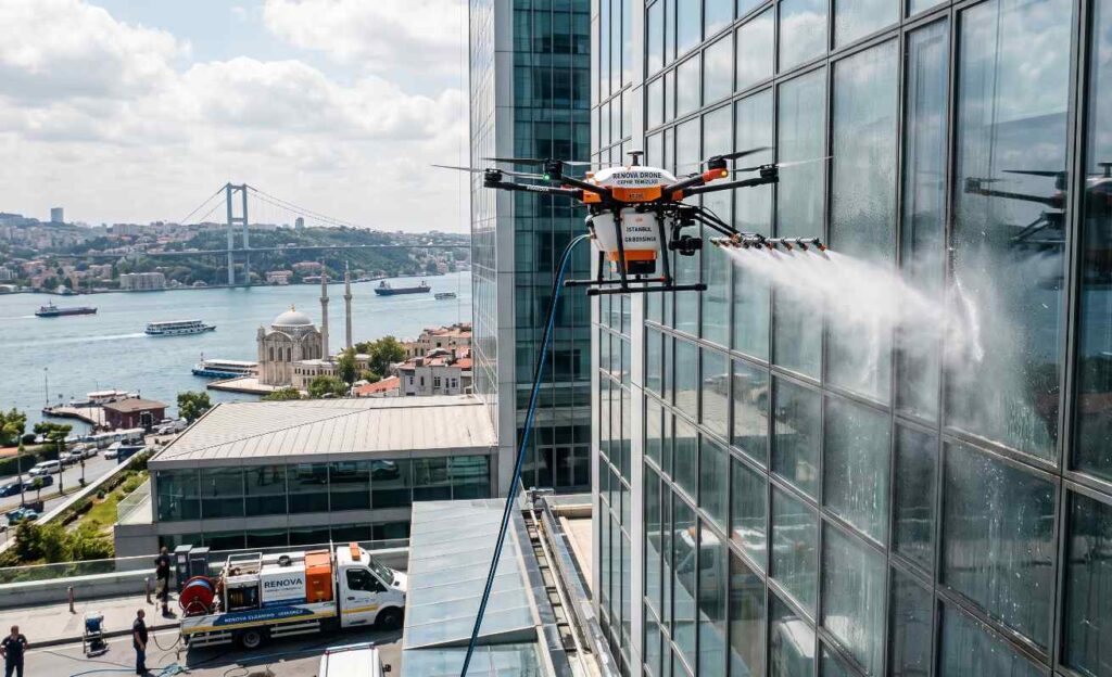 Drone ile dış cephe temizliği operasyonu