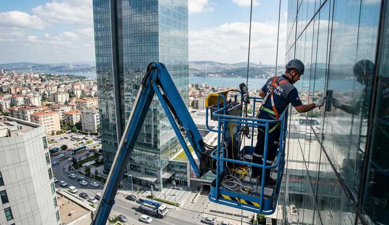 Profesyonel Esenyurt dış cephe cam temizliği hizmetleri