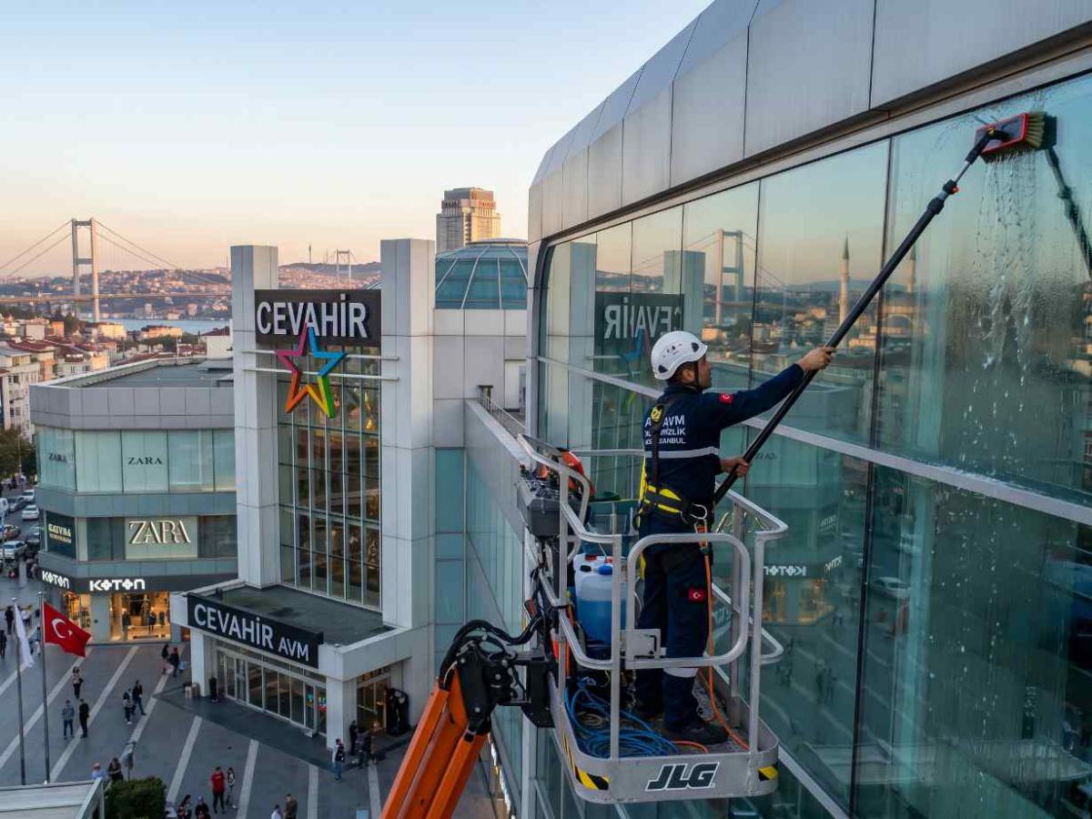 Teleskopik uzatma sistemi ile Sancaktepe dış cephe cam temizliği